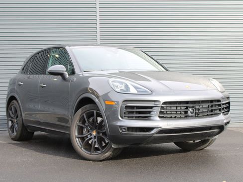 Used 2022 Porsche Cayenne image 7