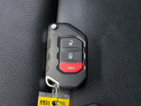 Used 2023 Jeep Gladiator Mojave w/ LED Lighting Group AWD/4WD image 27