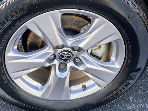 Used 2025 Toyota RAV4 XLE image 28