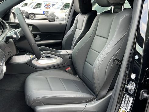 Used 2025 Mercedes-Benz GLE 350 4MATIC image 11