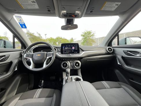 Used 2025 Chevrolet Blazer LT FWD image 35