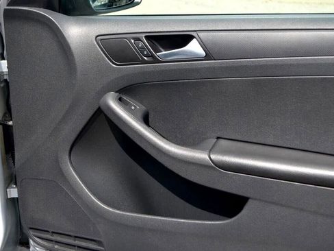 Used 2014 Volkswagen Jetta S image 18