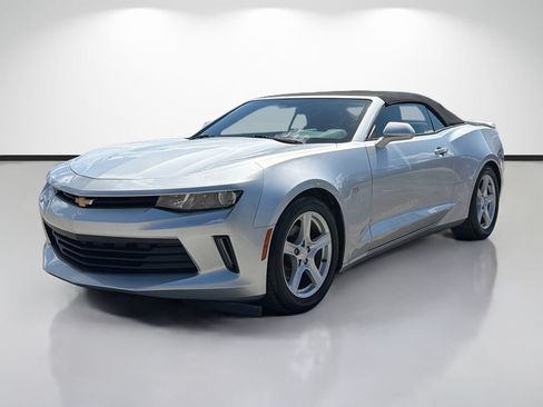 Used 2018 Chevrolet Camaro LT RWD image 7