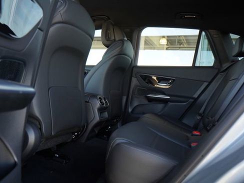 Used 2026 Mercedes-Benz GLC 300 image 28