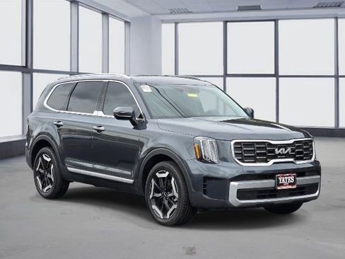 Used 2024 Kia Telluride S FWD image 3