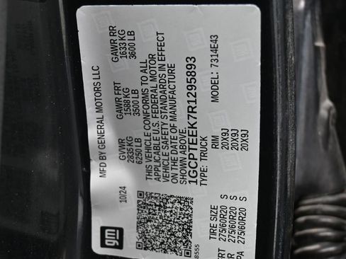 Used 2024 Chevrolet Colorado Trail Boss image 16