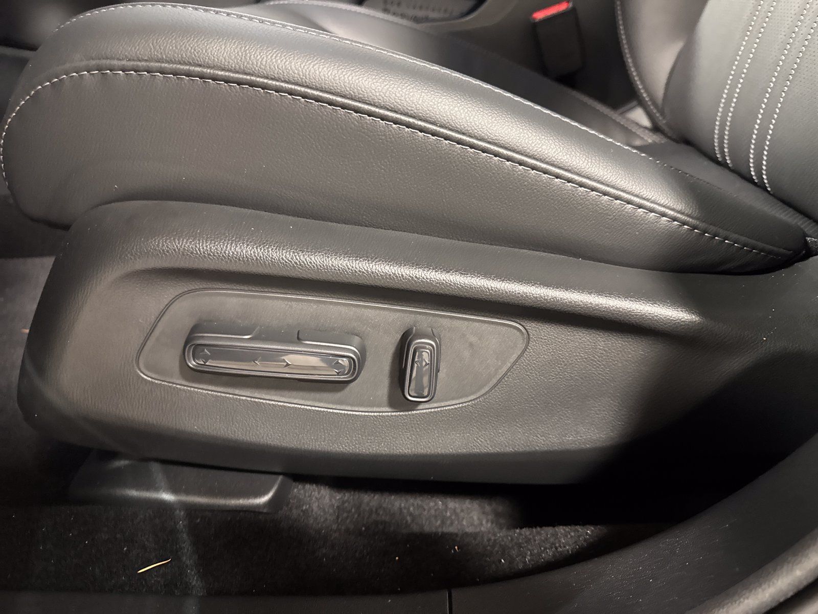 Used 2027 Honda HR-V EX-L image 11