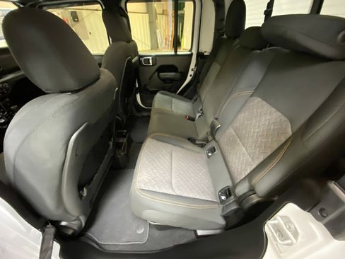 Used 2024 Jeep Gladiator Mojave image 24