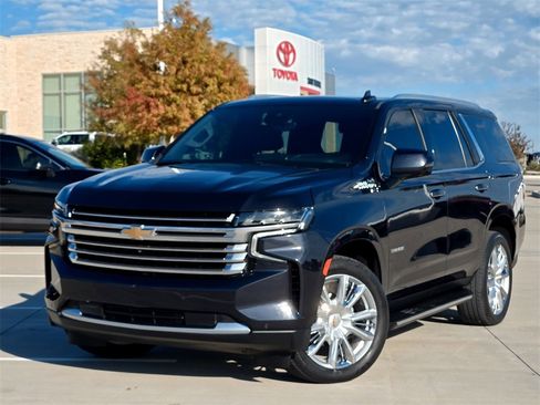Used 2023 Chevrolet Tahoe High Country image 2