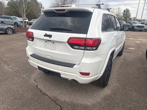 Used 2019 Jeep Grand Cherokee Altitude image 14