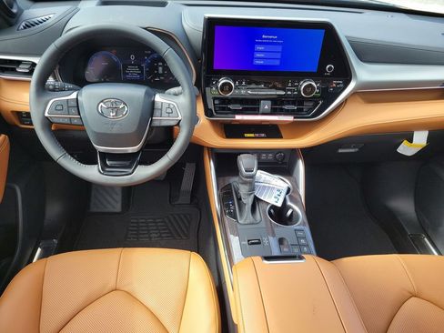 New 2026 Toyota Highlander Platinum AWD/4WD image 27