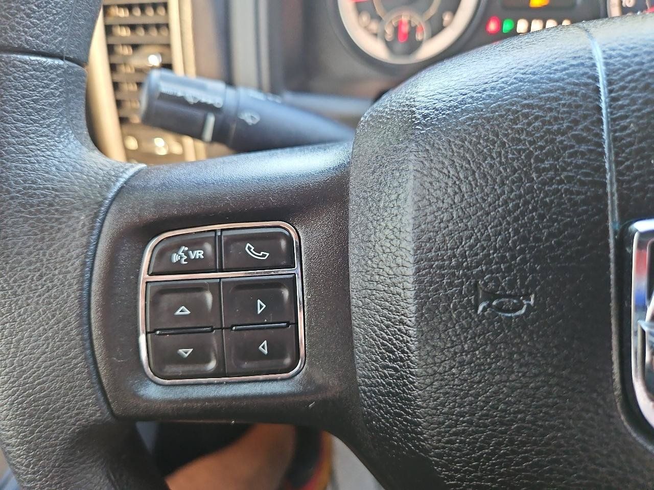 Used 2018 RAM 1500 Express AWD/4WD image 21