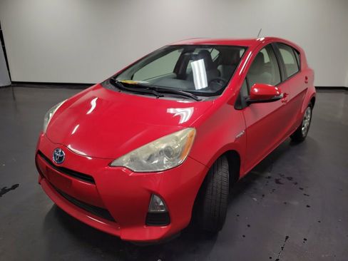Used 2013 Toyota Prius C One image 4