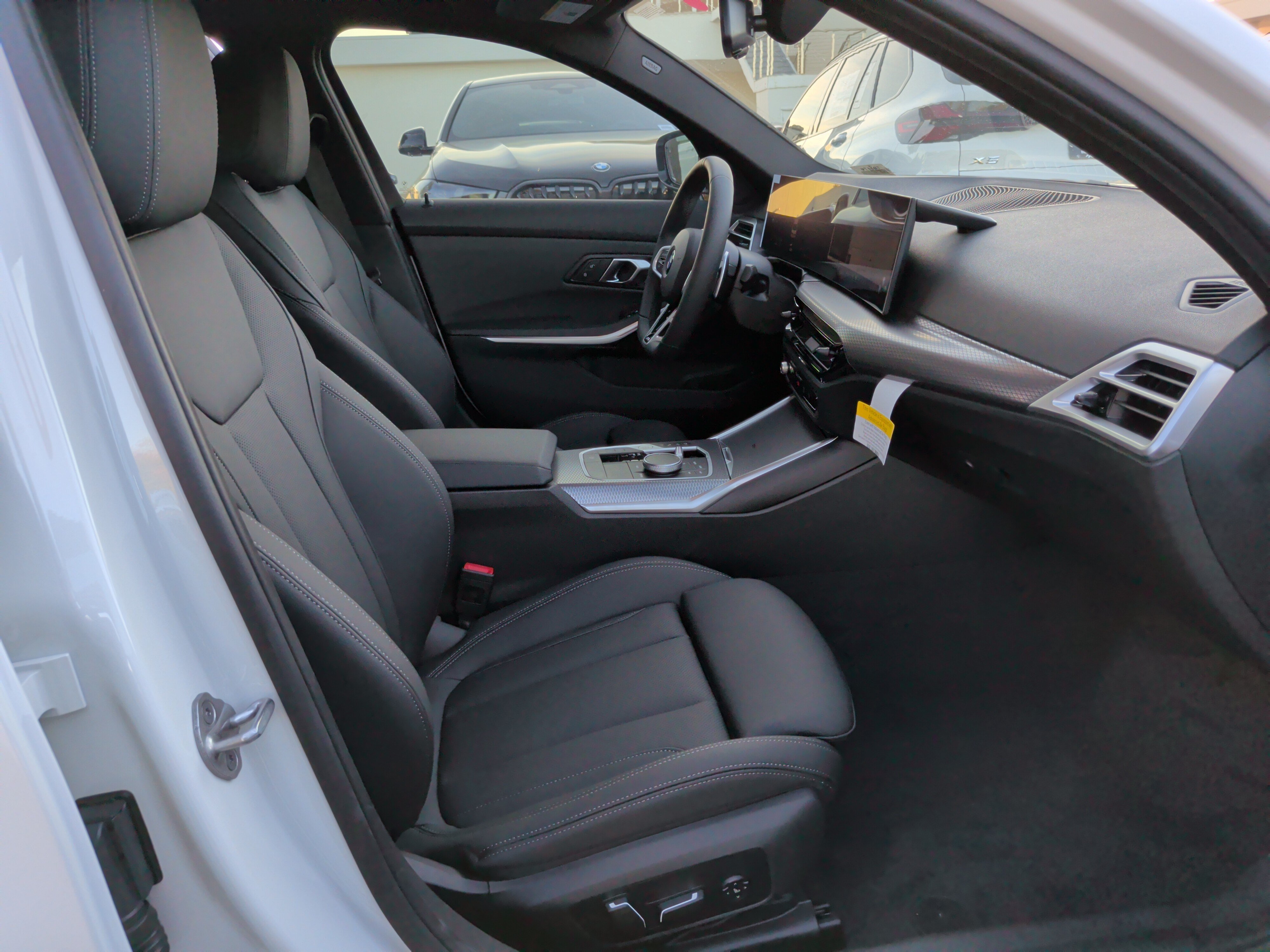 Used 2026 BMW 330i Sedan w/ M Sport Package RWD image 21