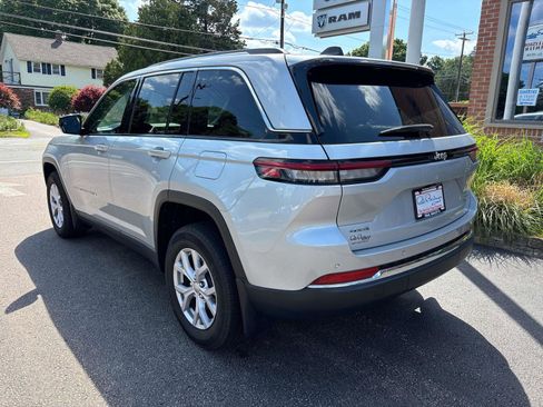 Used 2022 Jeep Grand Cherokee Limited w/ MOPAR Finishing Package AWD/4WD image 4