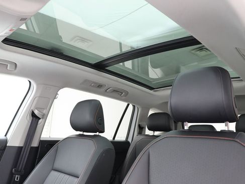 Used 2024 Volkswagen Tiguan Wolfsburg Edition image 17