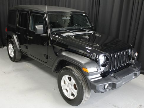 Used 2022 Jeep Wrangler Unlimited Sport image 11