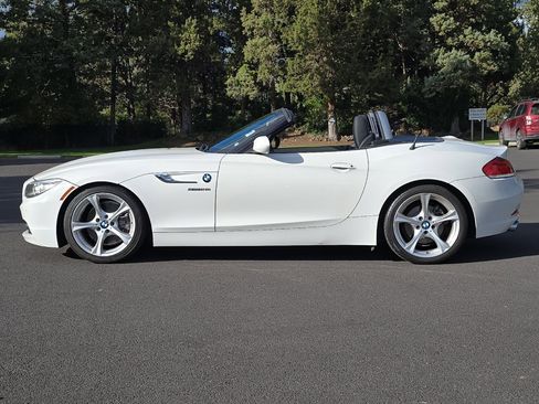 Used 2016 BMW Z4 sDrive28i image 8