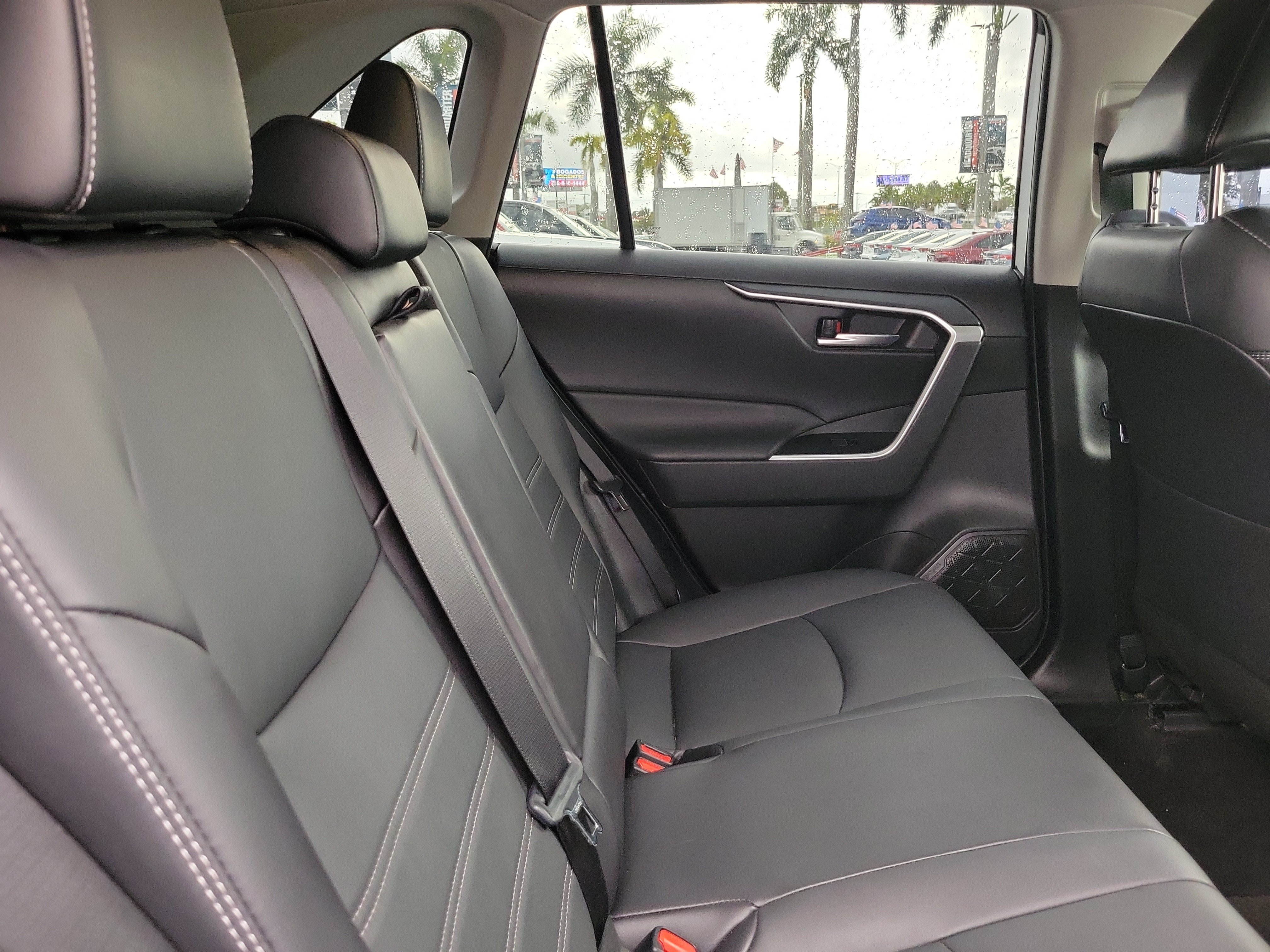 Used 2022 Toyota RAV4 XLE Premium FWD image 15