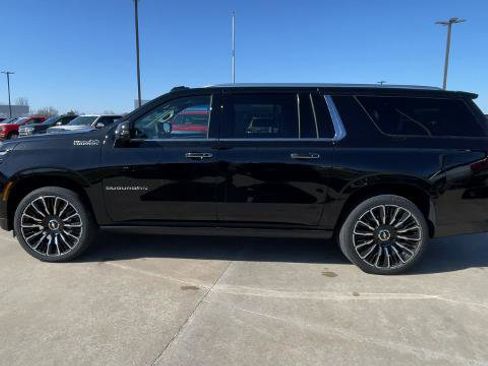 New 2025 Chevrolet Suburban High Country image 54