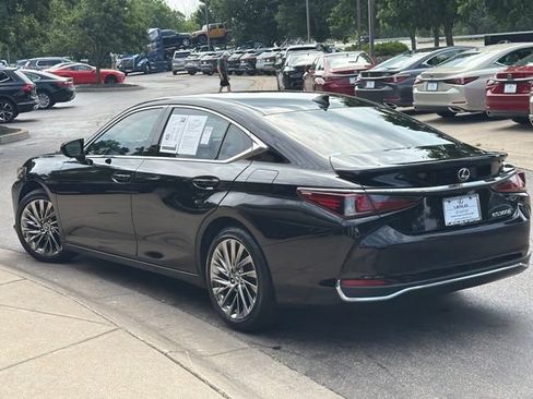 Used 2024 Lexus ES 300h Ultra Luxury w/ Accessory Package (Z2) FWD image 5