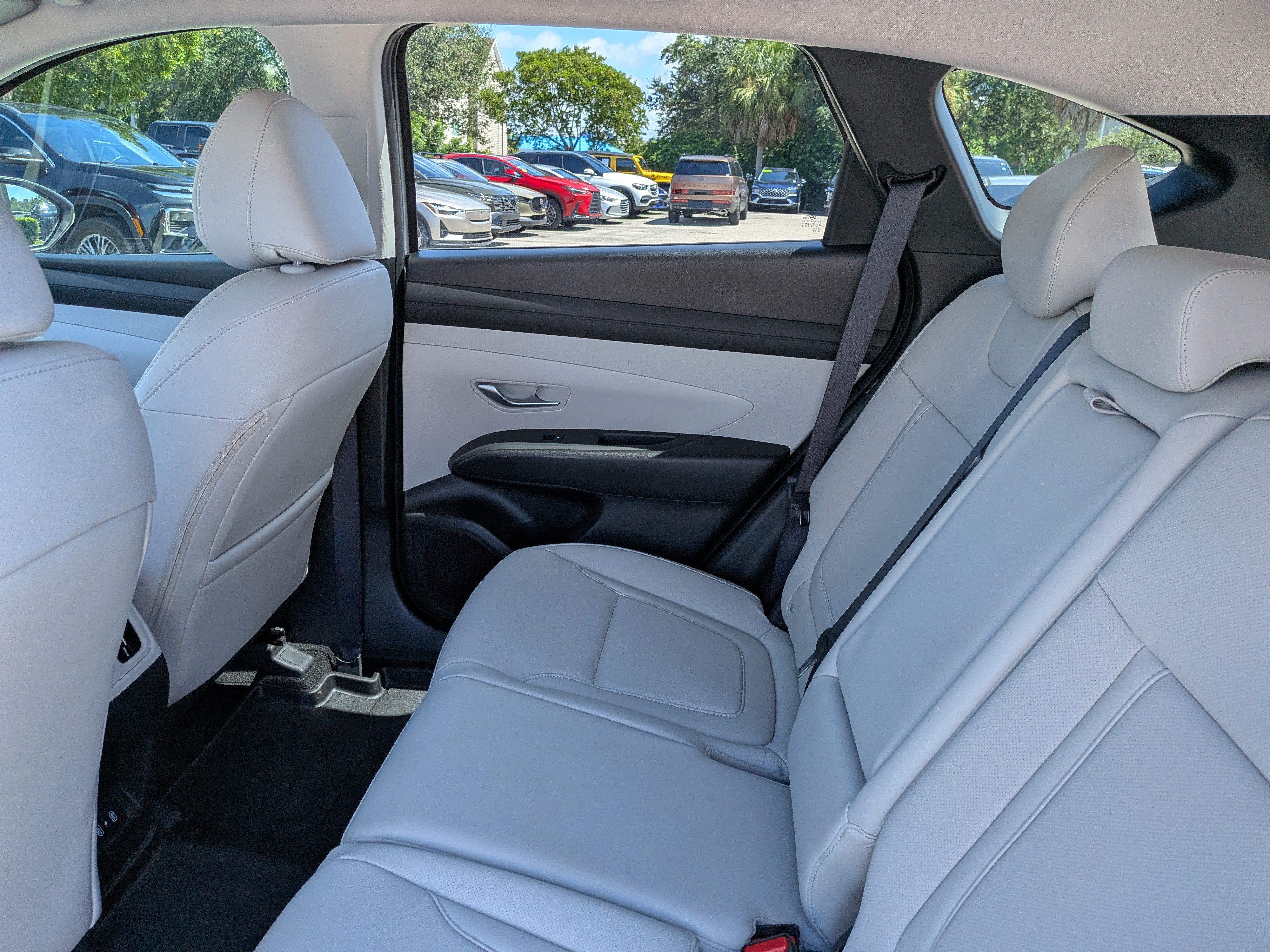 Used 2025 Hyundai Tucson SEL FWD image 15