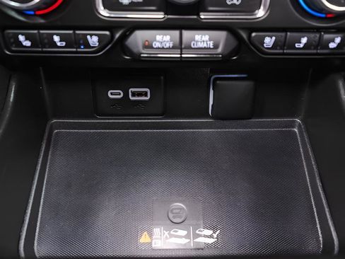 Used 2022 Chevrolet Tahoe Premier AWD/4WD image 19