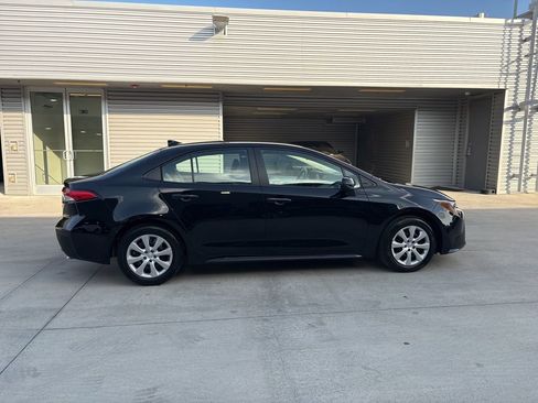 Used 2025 Toyota Corolla LE image 4