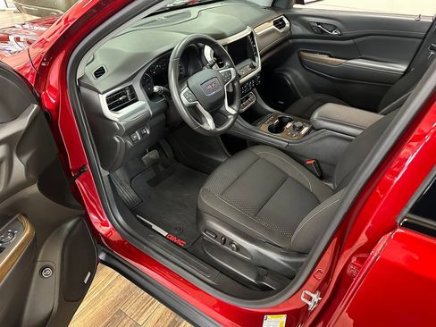 Used 2023 GMC Acadia SLE w/ Driver Convenience Package image 9