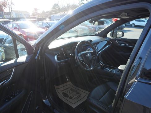 Used 2020 Cadillac XT6 Sport image 9