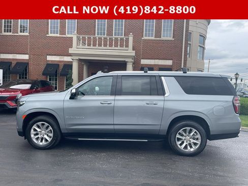 Used 2023 Chevrolet Suburban Premier AWD/4WD image 12