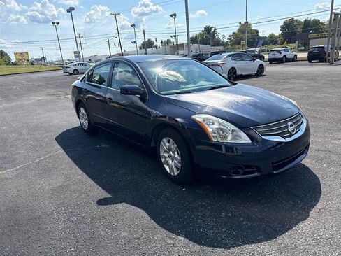 Used 2011 Nissan Altima 2.5 S FWD image 4