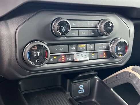 New 2025 Ford Bronco Badlands image 21