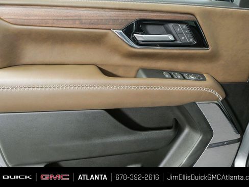Used 2025 GMC Yukon XL Denali Ultimate w/ LPO, Floor Liner Package AWD/4WD image 6