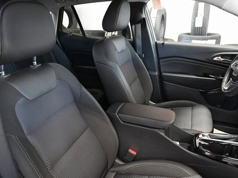 Used 2024 Chevrolet Trax LT w/ Driver Confidence Package image 9