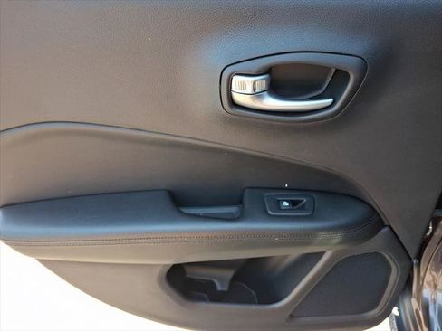Certified 2021 Jeep Compass Latitude AWD/4WD image 19