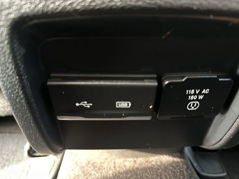 Used 2019 Jeep Cherokee Trailhawk image 18