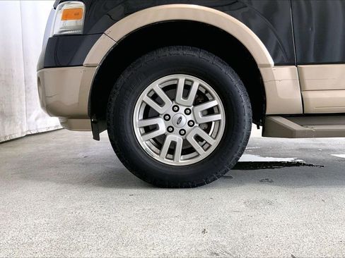 Used 2013 Ford Expedition XLT RWD image 6
