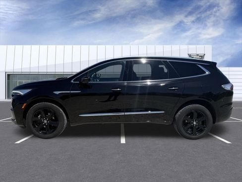 Used 2024 Buick Enclave Essence w/ Experience Buick Package image 5