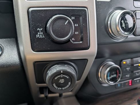 Used 2019 Ford F150 Lariat w/ Equipment Group 502A Luxury image 17