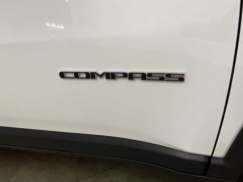 Used 2024 Jeep Compass Latitude AWD/4WD image 9