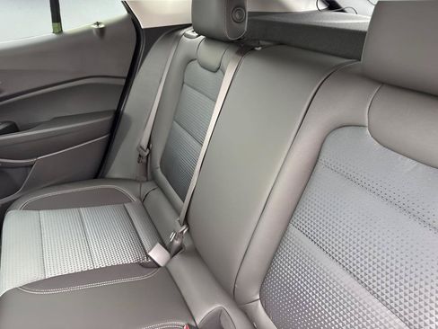 New 2026 Chevrolet Trax LT w/ Sunroof Package FWD image 15