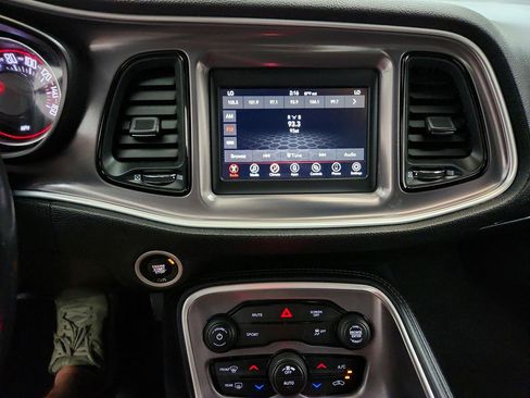 Used 2021 Dodge Challenger SXT RWD image 19