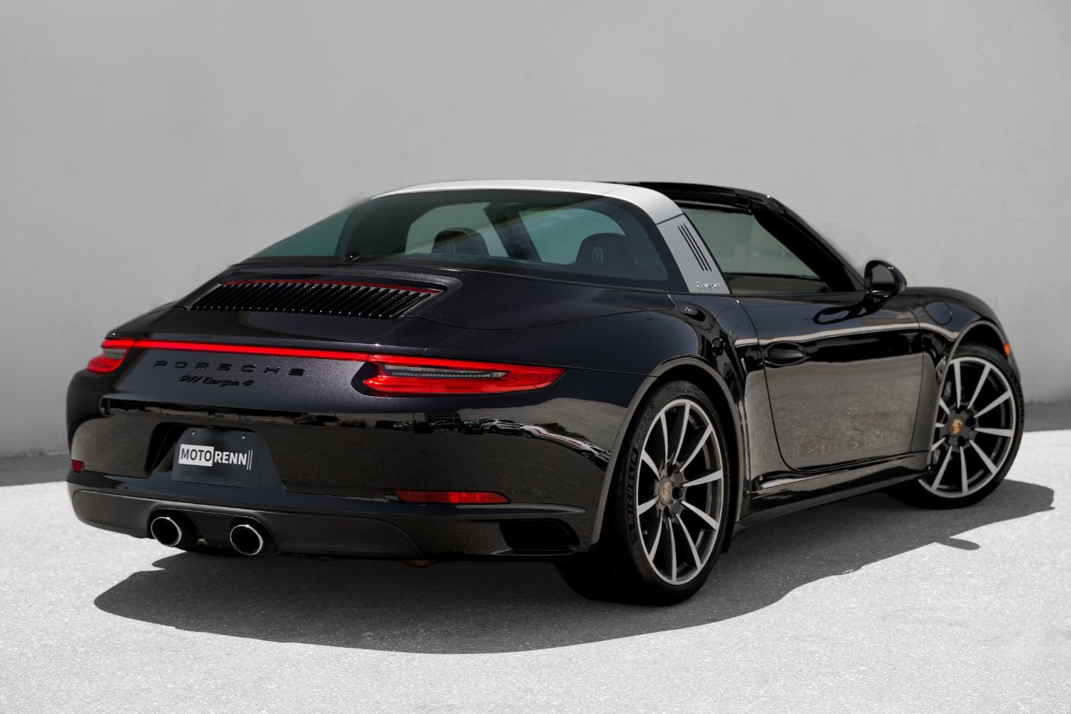 Used 2017 Porsche 911 Targa 4 AWD/4WD image 3