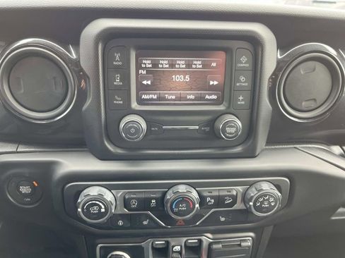 Used 2020 Jeep Wrangler Unlimited Sport image 14