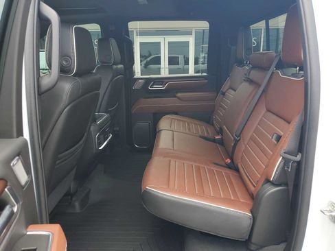 Used 2025 GMC Sierra 3500 Denali Ultimate AWD/4WD image 21