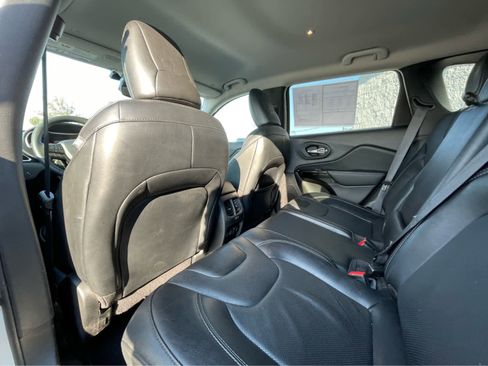 Used 2023 Jeep Cherokee Altitude Lux image 22