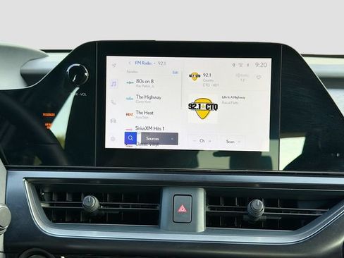 Used 2023 Lexus UX 250h FWD w/ Accessory Package (Z2) image 31