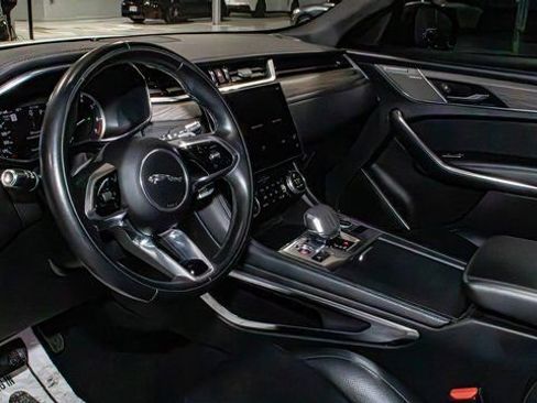 Used 2021 Jaguar F-PACE S image 7