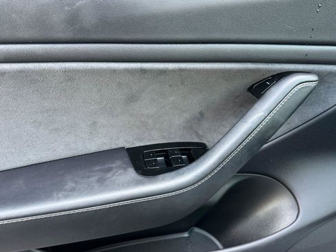 Used 2018 Tesla Model 3 Mid Range image 11